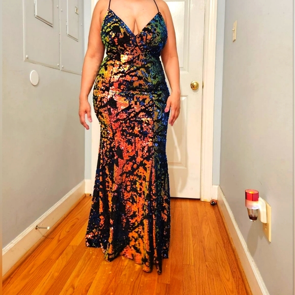 FORMAL/PROM DRESS - Picture 1 of 6